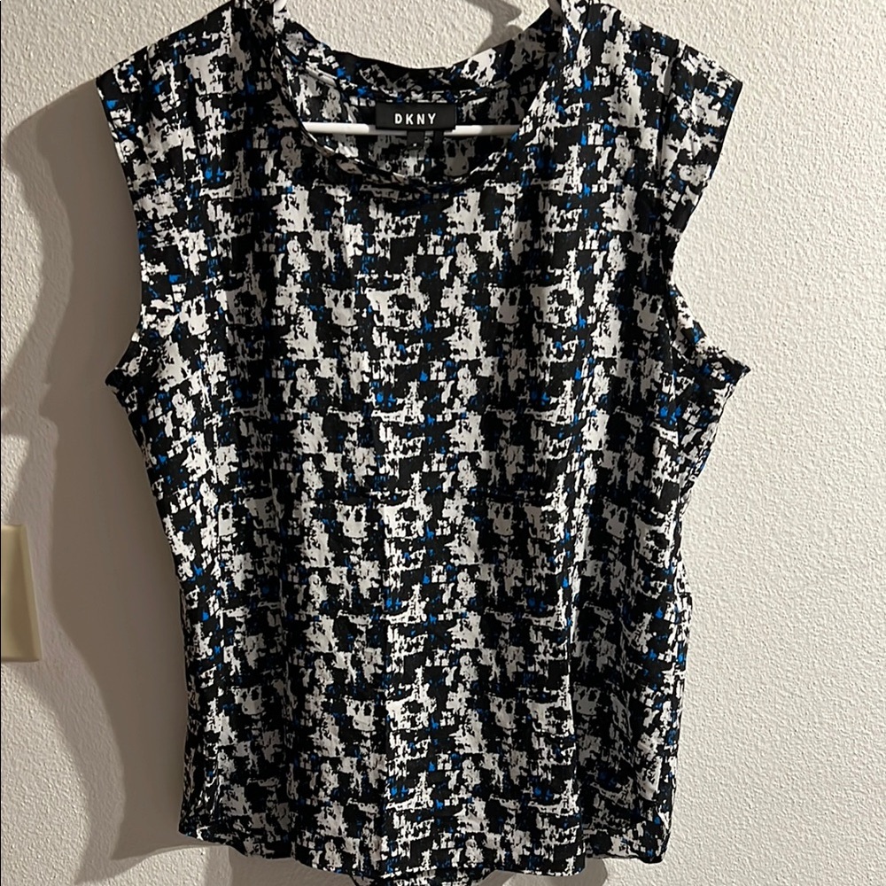 DKNY Women's Black and White Patterned Top